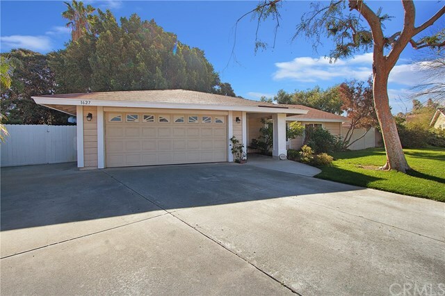 Property Photo:  1627 Hemlock Circle  CA 92879 