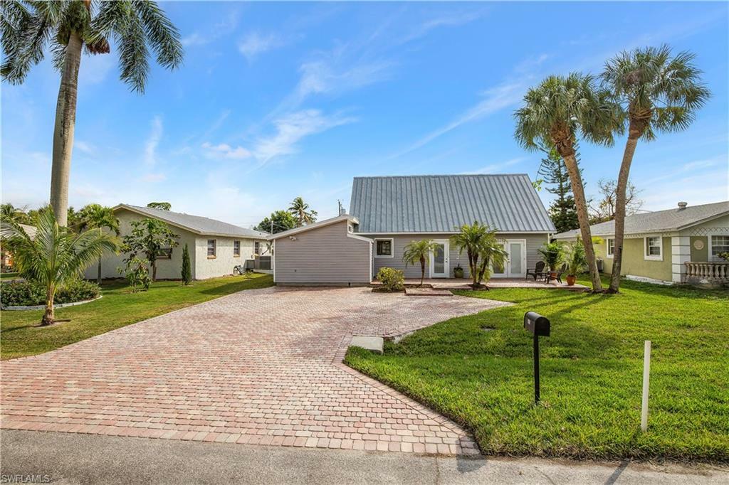 Property Photo:  4112 Dale Ave  FL 34112 