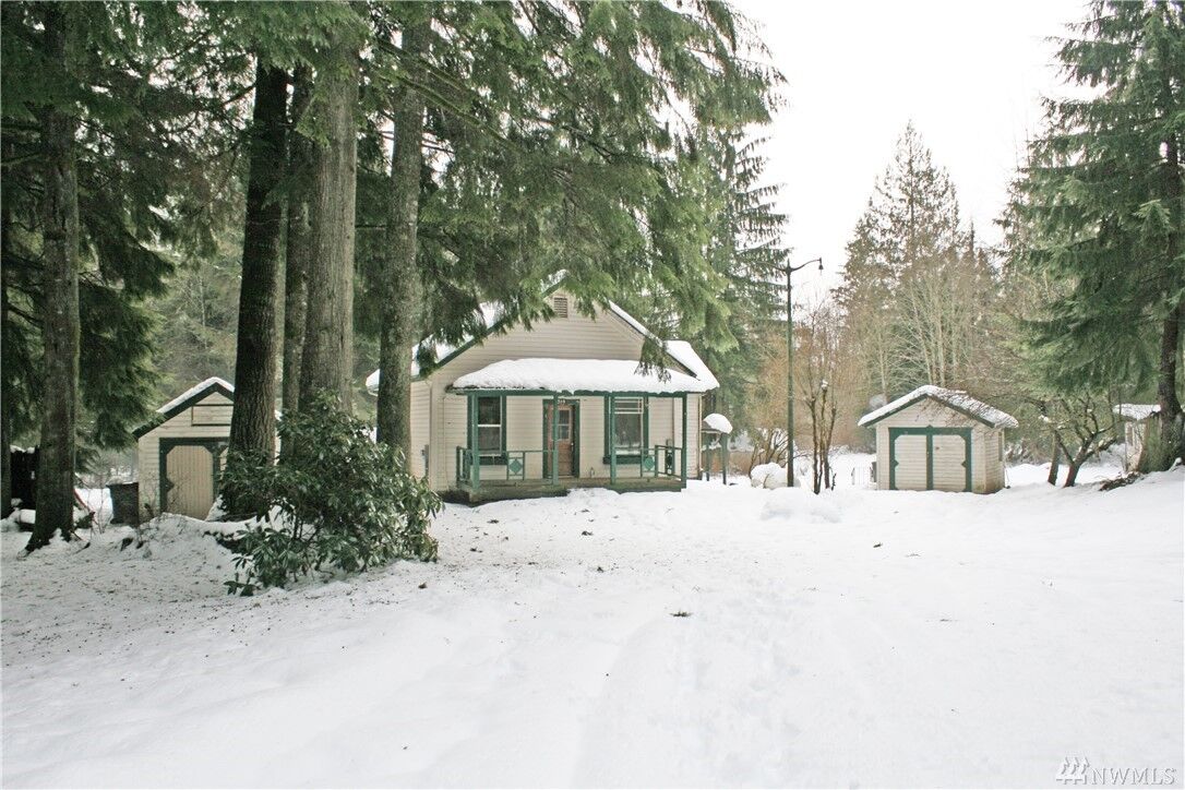 Property Photo: 27416 E Lake Riley Rd WA 98223