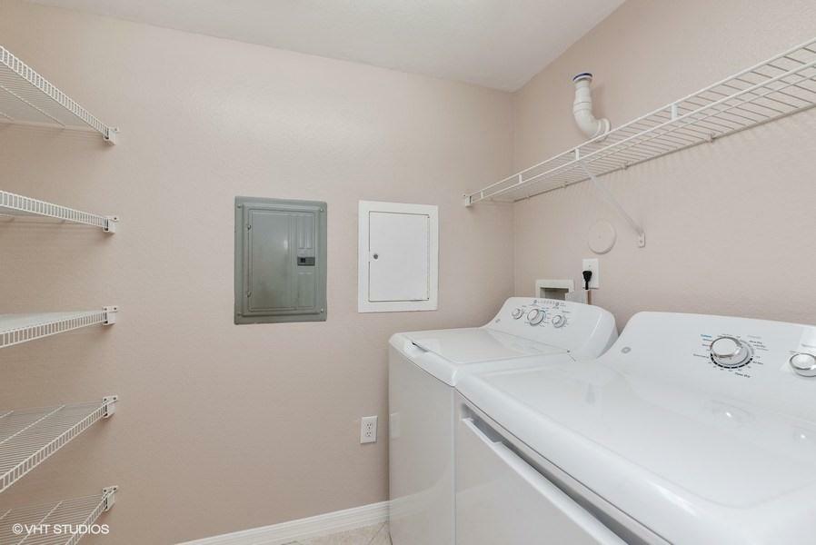 Property Photo: 6556 Emerald Dunes Drive 104 FL 33411