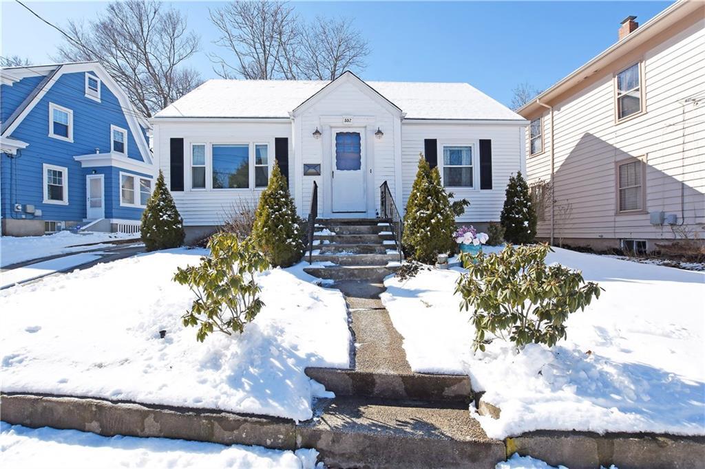 Property Photo: 557 Pleasant St RI 02860