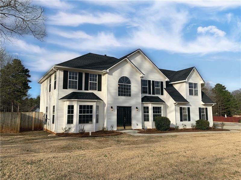 Property Photo:  63 Silvergrass Drive   30157 