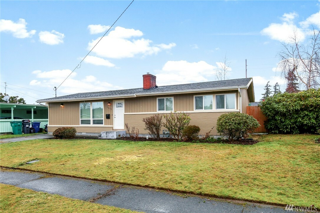 Property Photo:  1015 S 19th St  WA 98274 