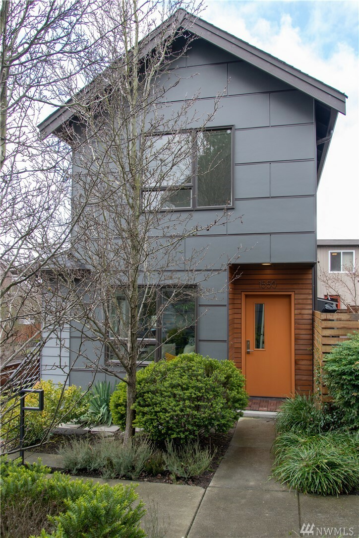 Property Photo:  1550 NW 61st St A  WA 98107 