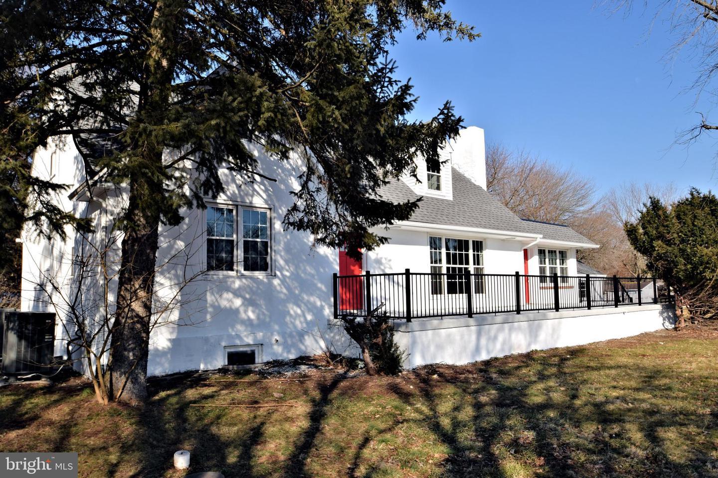 Property Photo: 1005 Mowere Road PA 19460