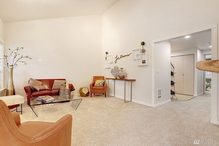 Property Photo: 14057 NE 181st St E303 WA 98072