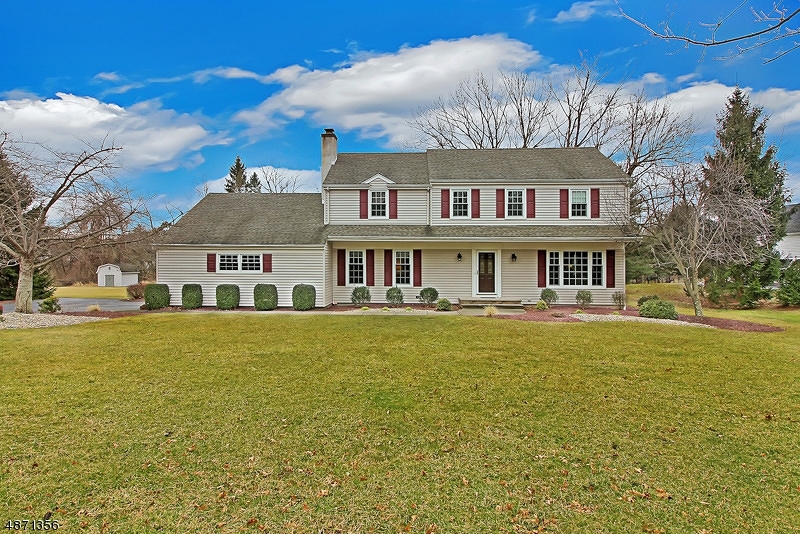 Property Photo:  37 Country Squire Way  NJ 08876 