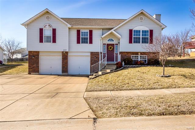 Property Photo: 1627 Trinity Cir 63010