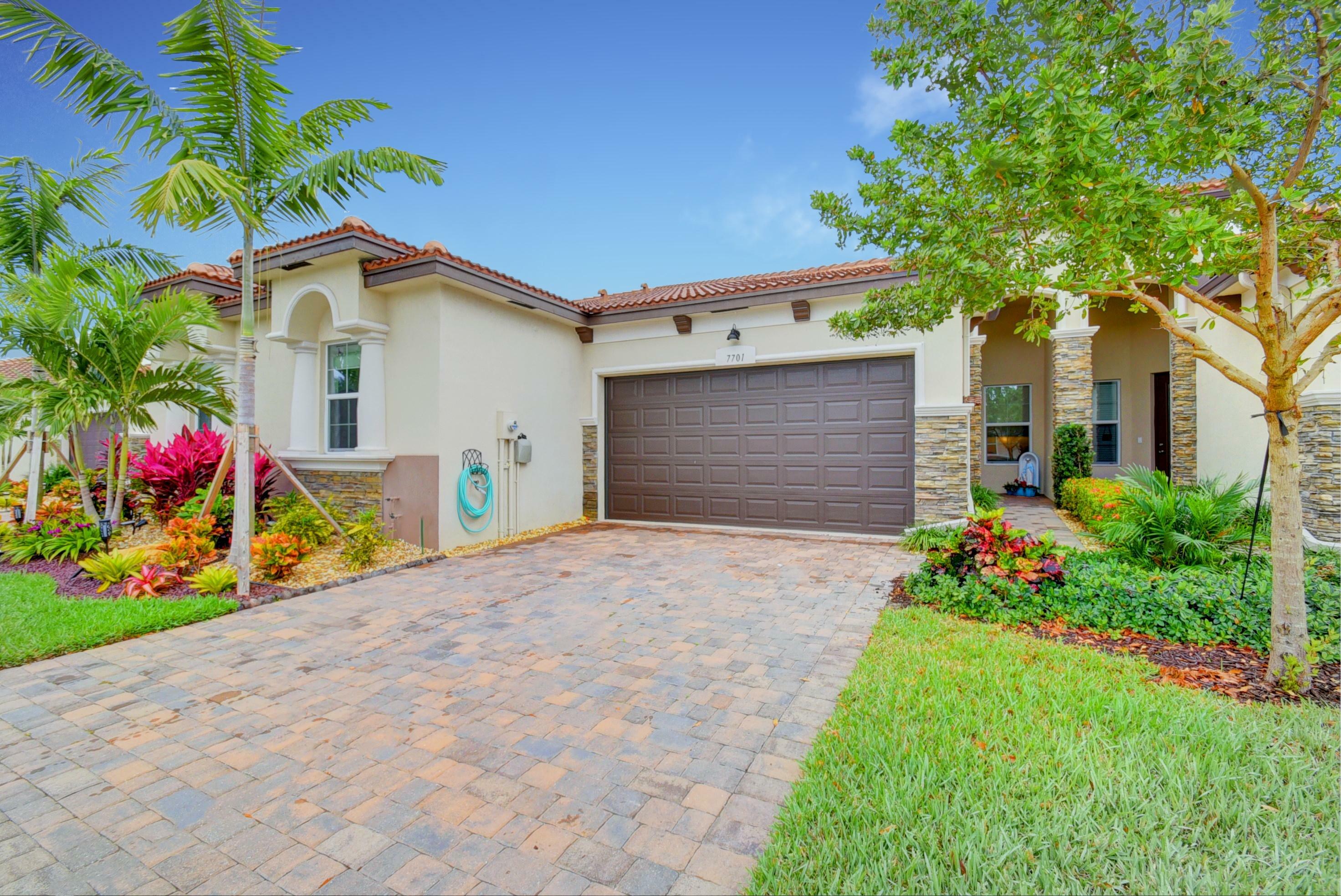 Property Photo:  7701 La Zagara Place  FL 33446 