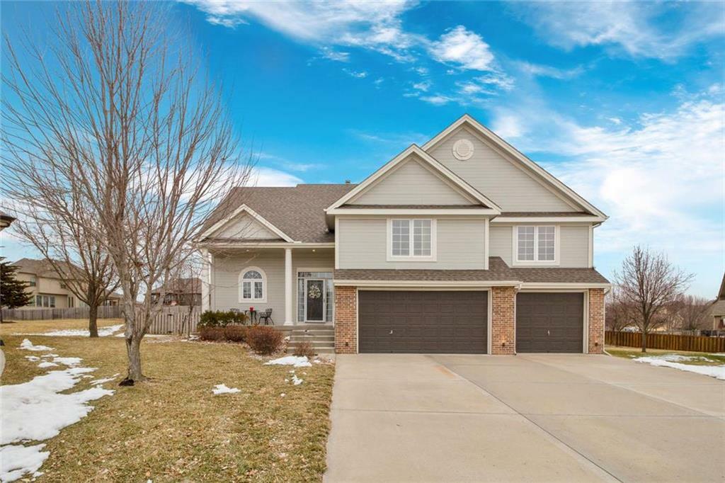Property Photo: 9105 N Kansas Court MO 64156