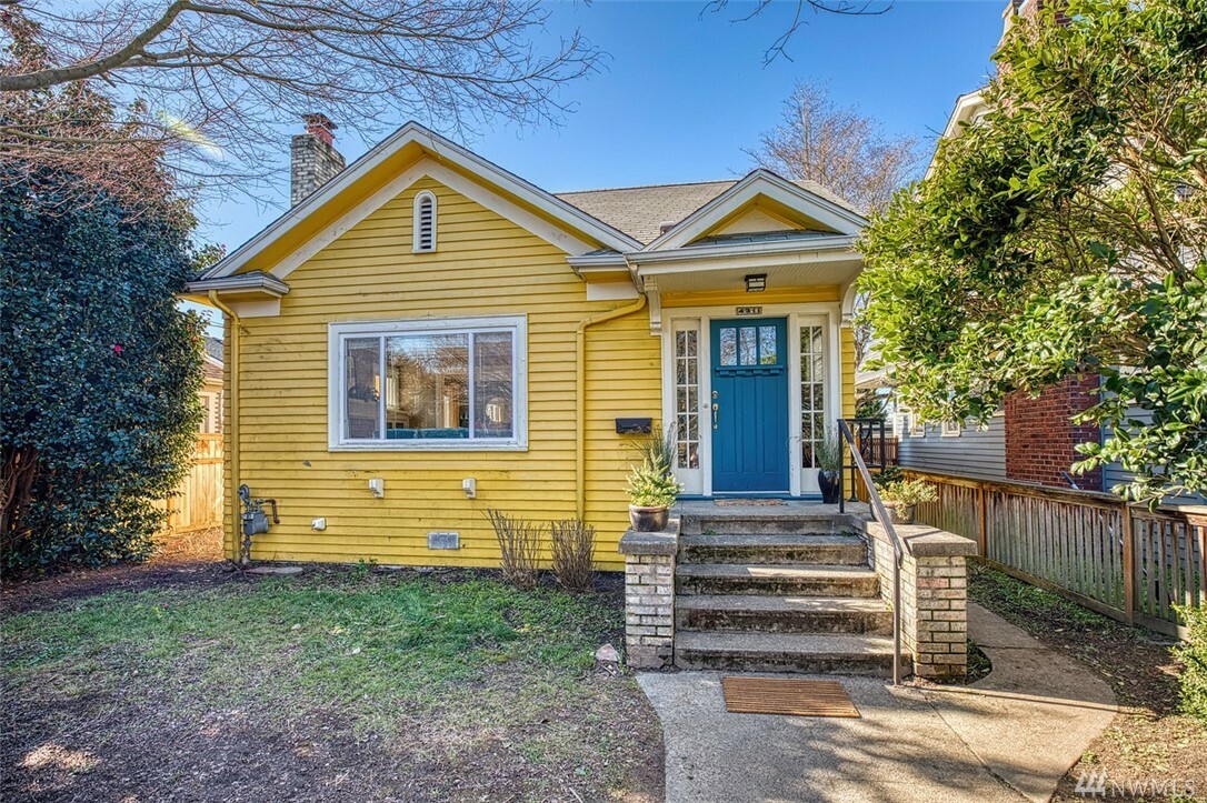 Property Photo: 4311 Wallingford Ave N WA 98103