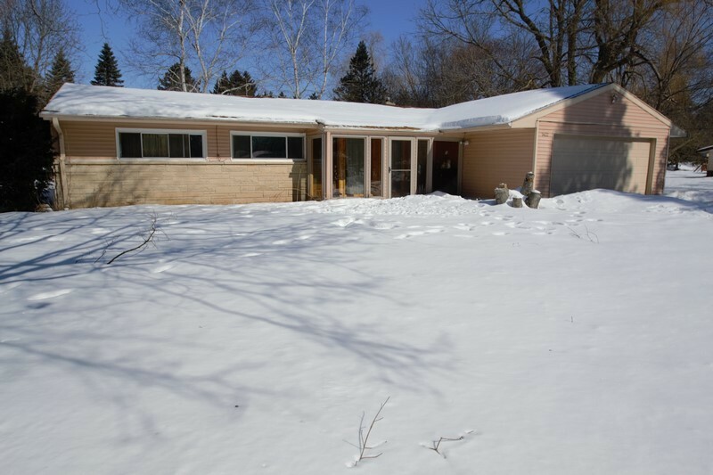 Property Photo:  5422 W Sunnyside Dr  WI 53092 