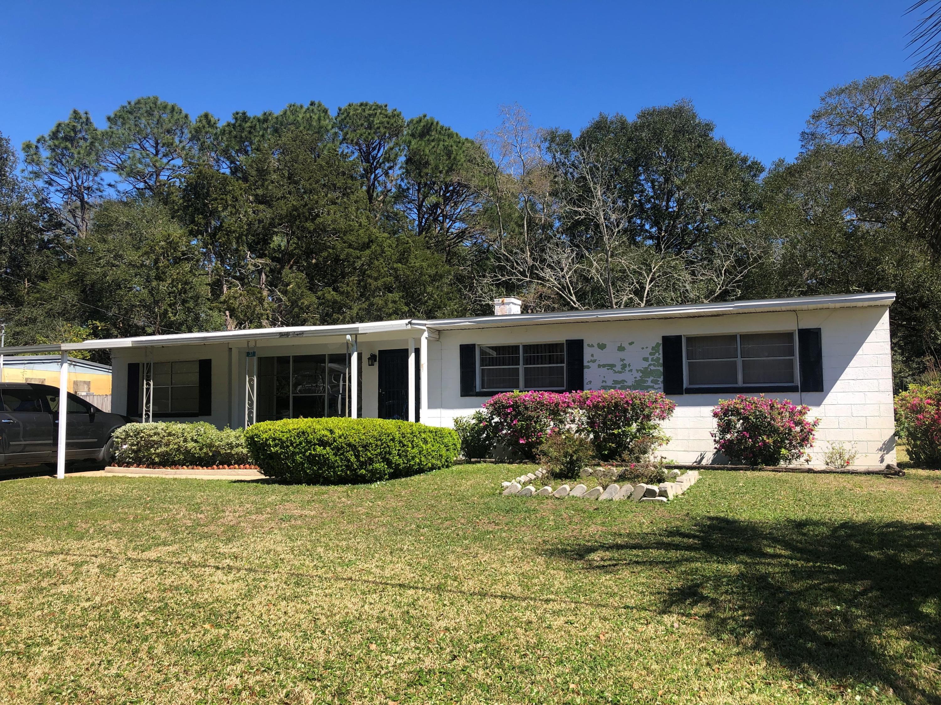 Property Photo: 37 NE Utah Place FL 32548