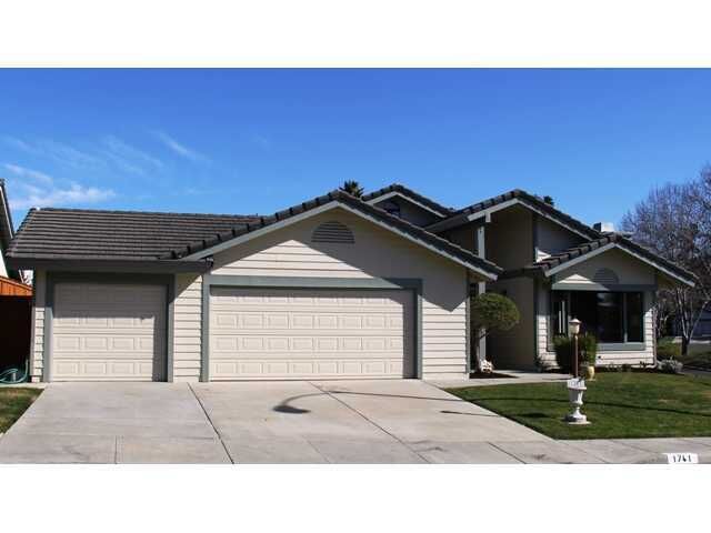 Property Photo:  1741 Swallowtail Road  CA 92024 