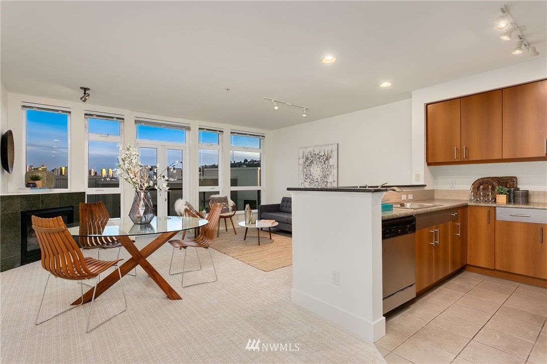 Property Photo:  1760 N Northlake Way 524  WA 98103 