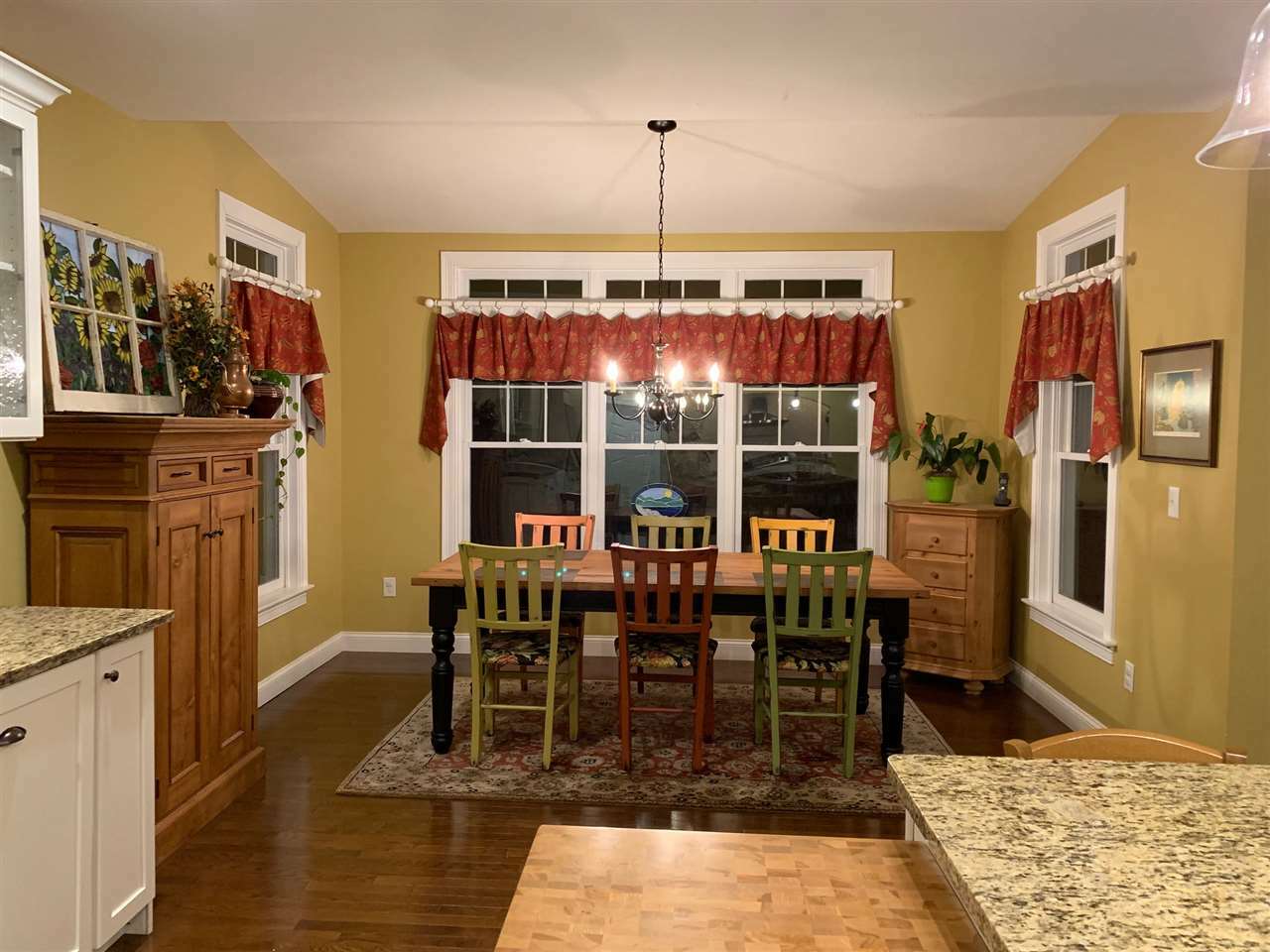 Property Photo:  8 Parker Farm Lane  NH 03031 