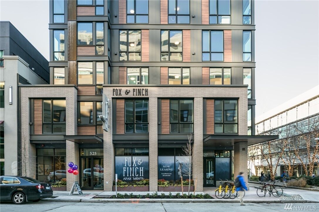 Property Photo:  525 Boren Ave N 704  WA 98109 
