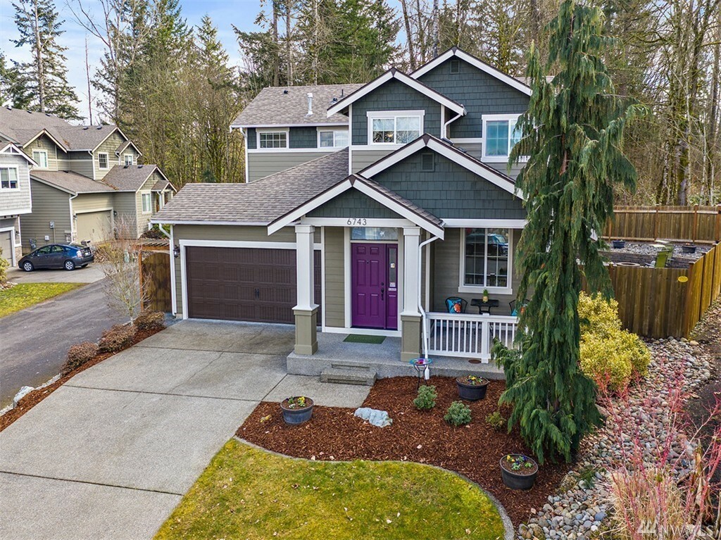 Property Photo:  6743 Elaine Ct SE  WA 98092 