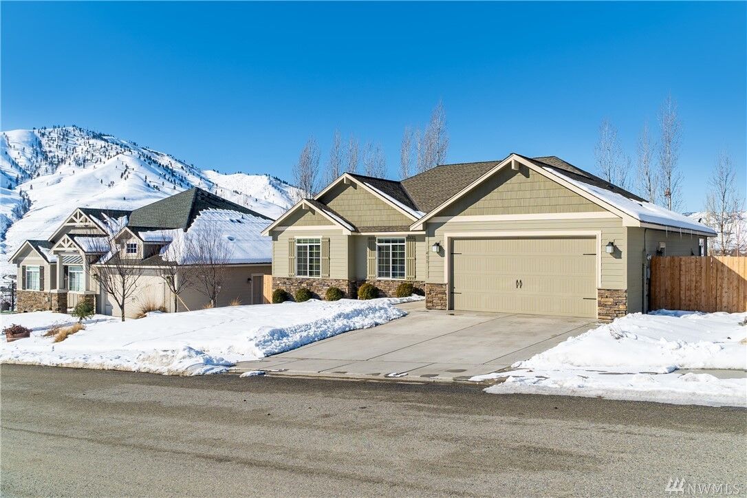 Property Photo:  411 N Wilson  WA 98816 