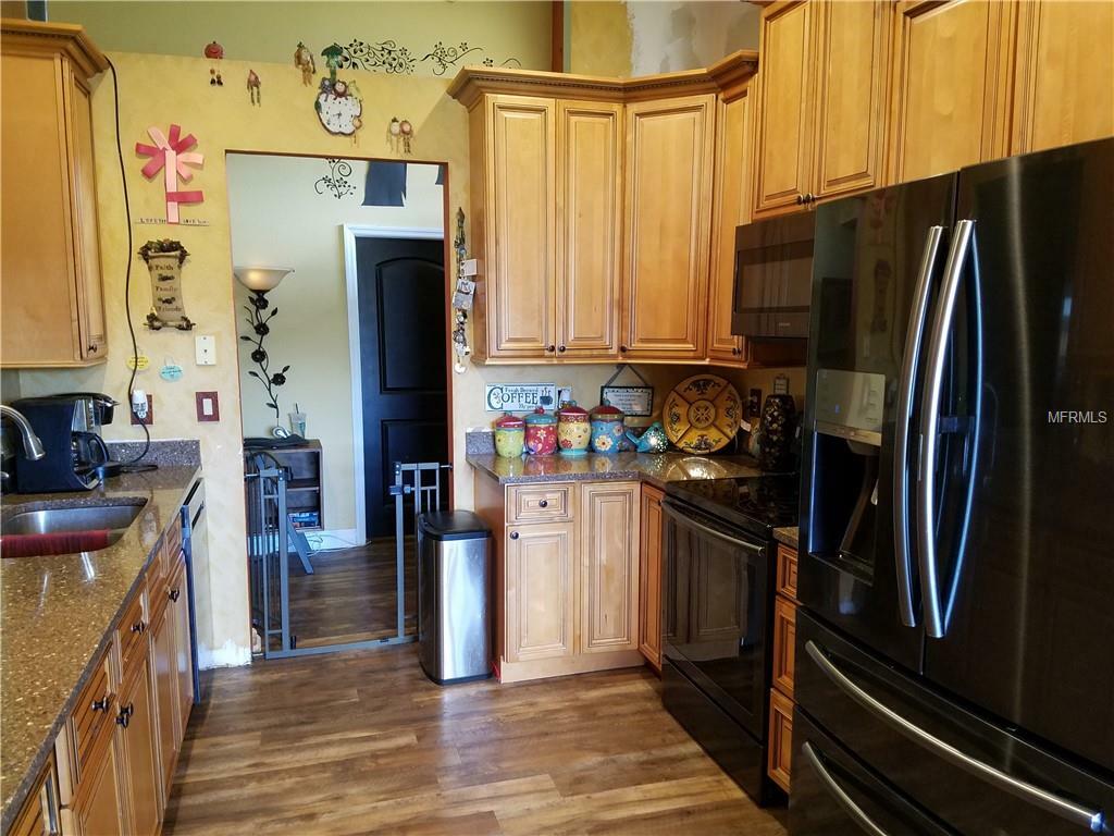 Property Photo: 940 Summer Breeze Drive FL 33511
