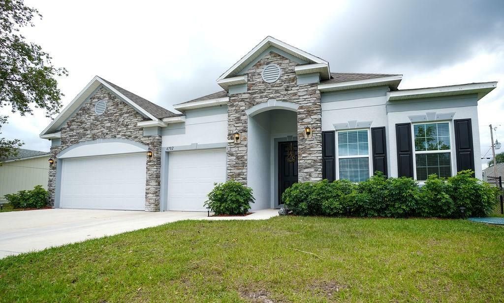 Property Photo:  4702 SW Yacolt Drive  FL 34953 