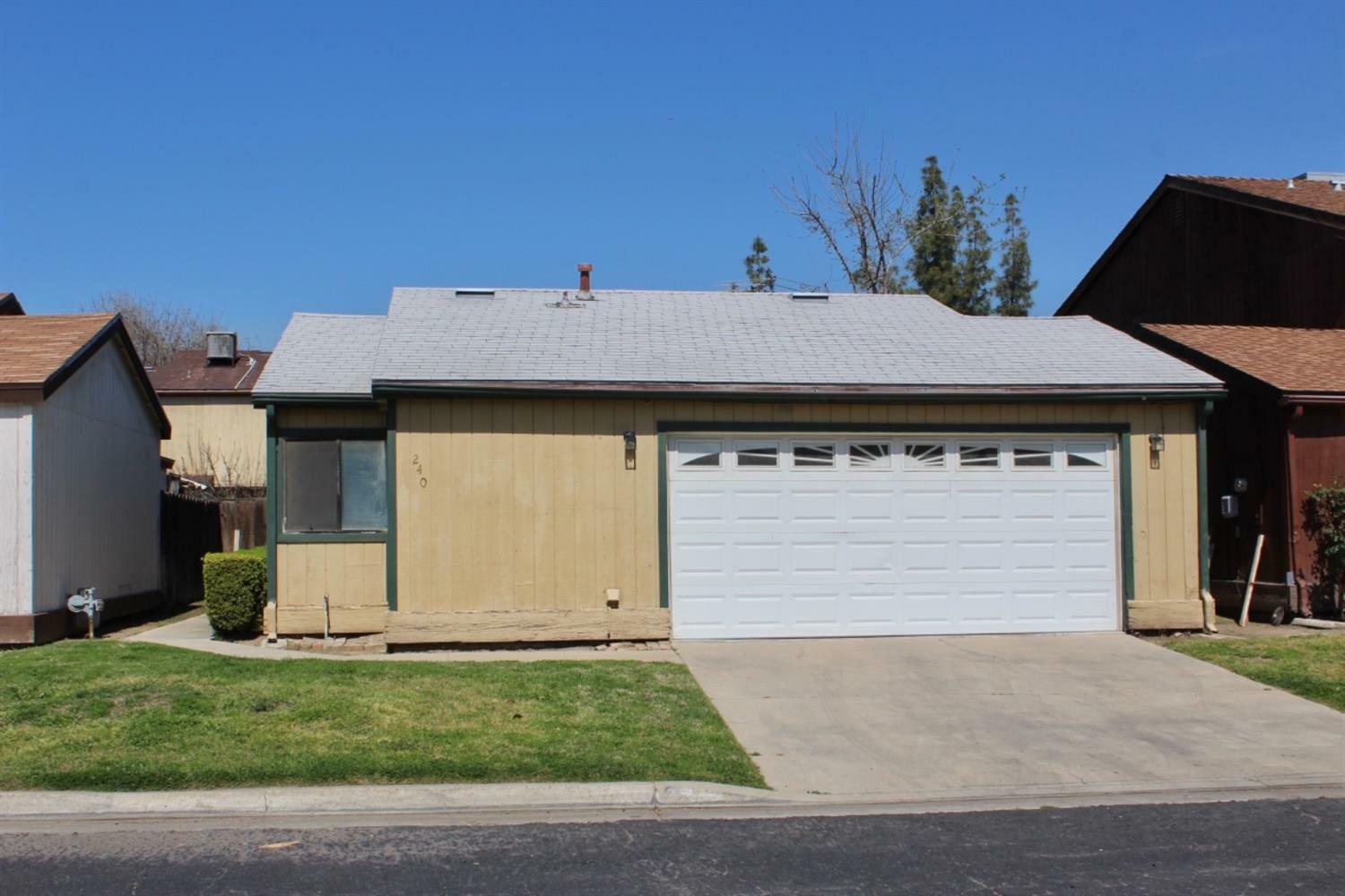 Property Photo:  240 E Elowin Court  CA 93291 