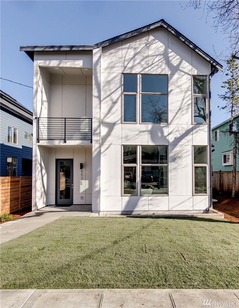 Property Photo:  5520 16th Ave S  WA 98108 