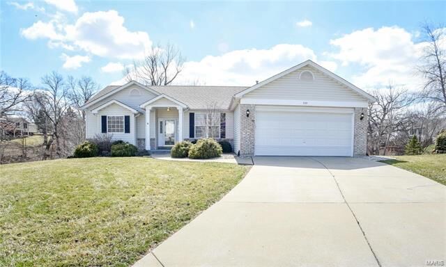 Property Photo:  110 Spring Tree Court   63303 