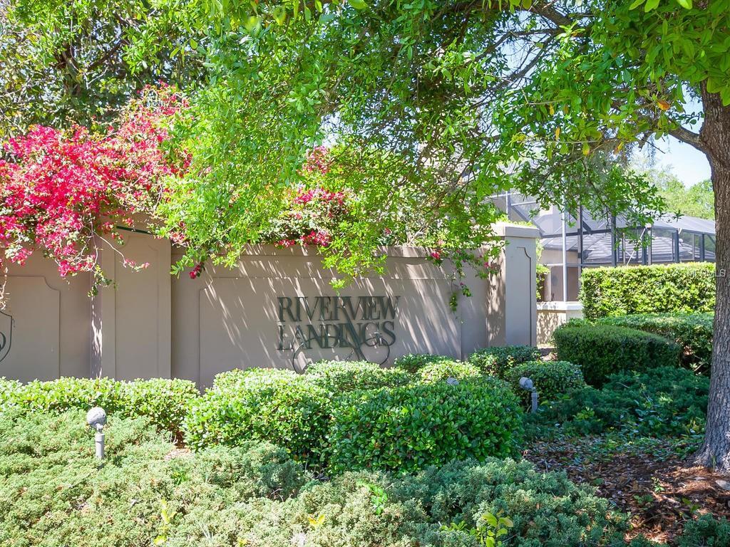 Property Photo: 2372 Landings Circle FL 34209
