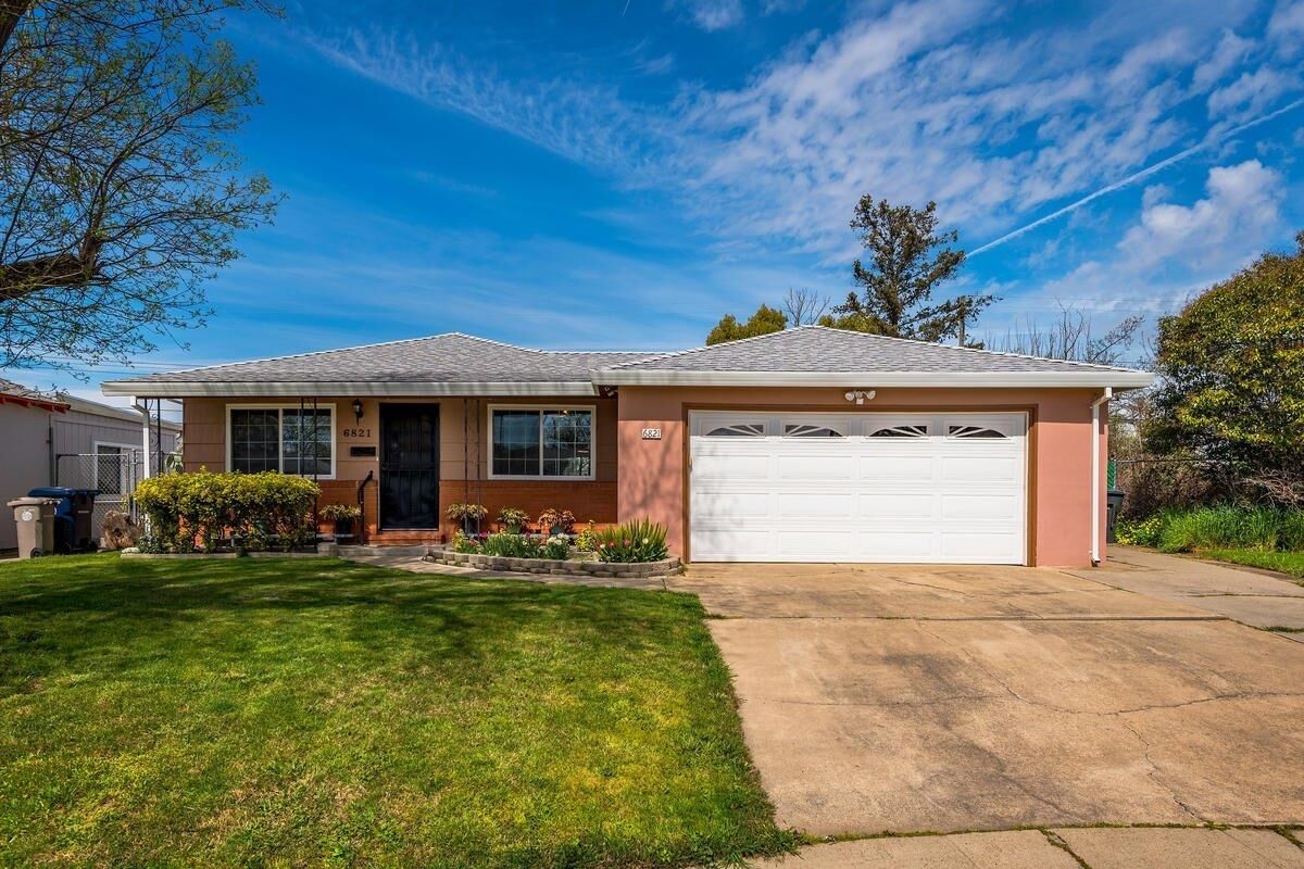 Property Photo:  6821 37th Avenue  CA 95824 