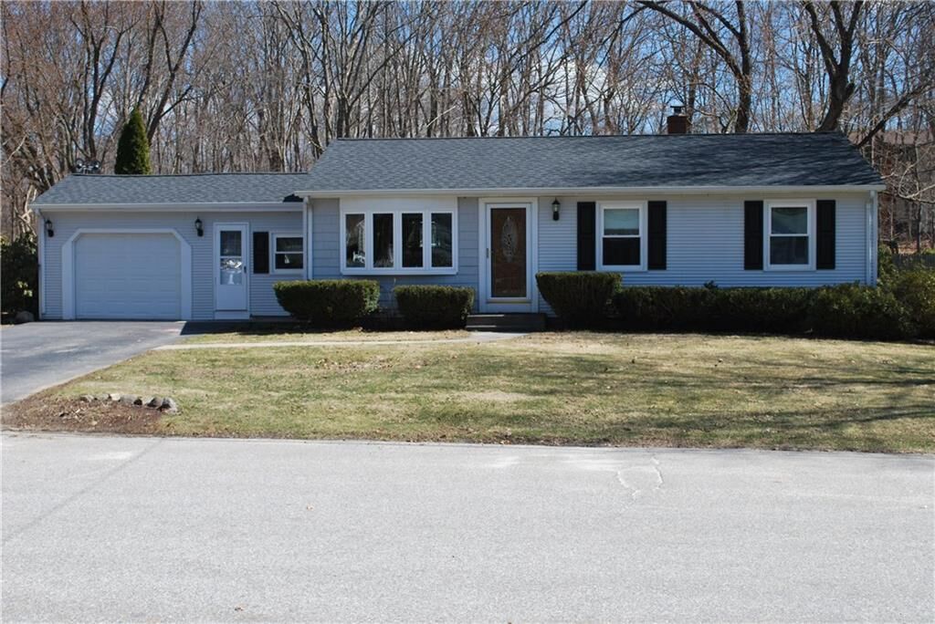Property Photo:  61 Crestwood Ct  RI 02864 