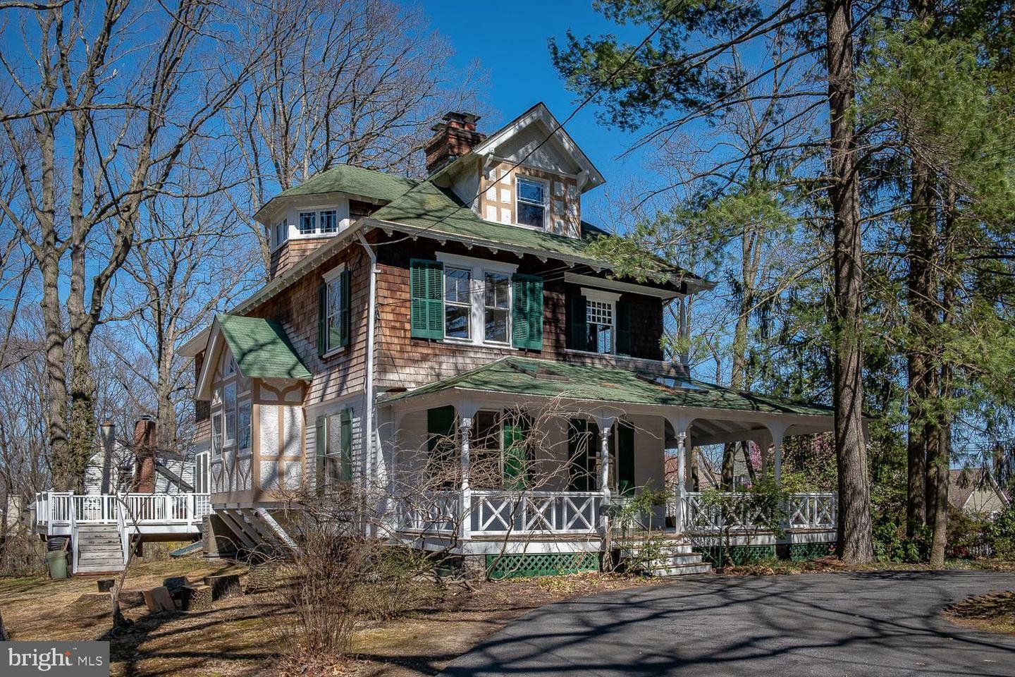 Property Photo: 529 Idlewild Circle PA 19063