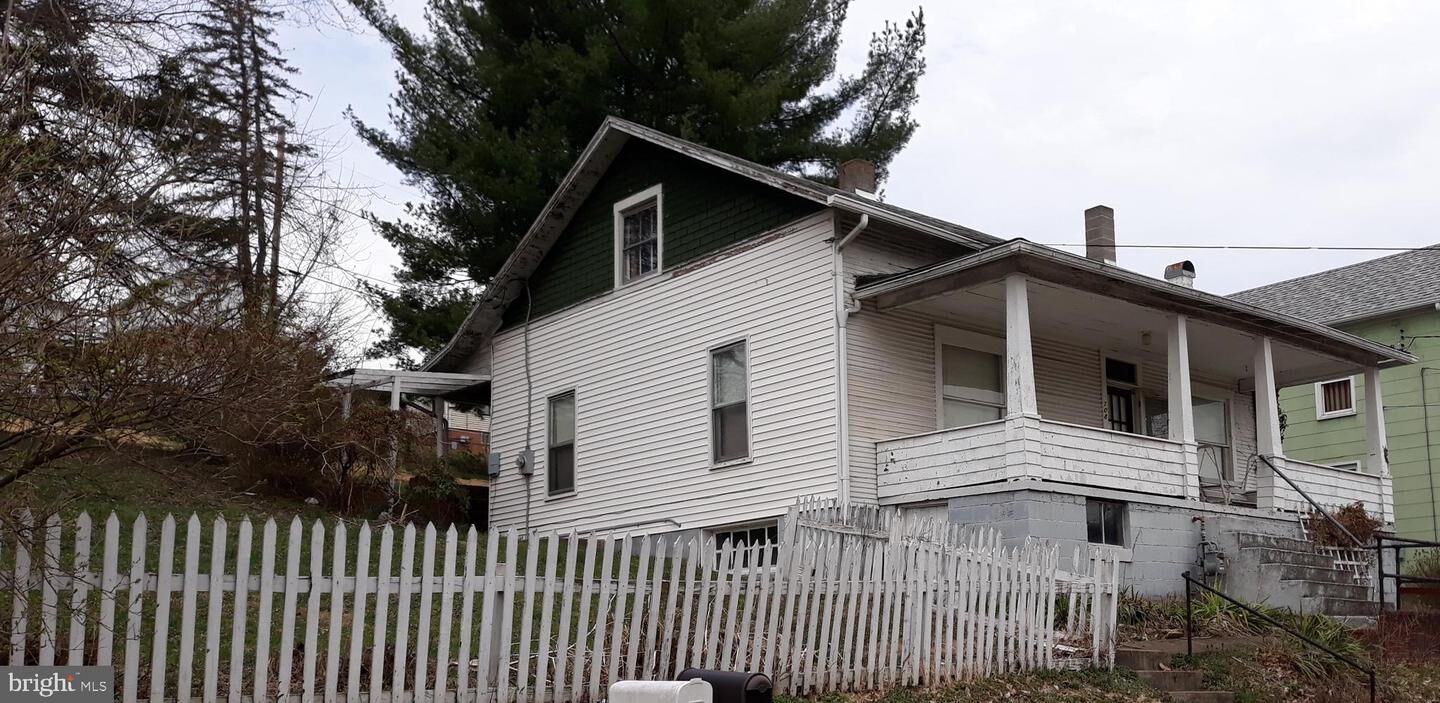 Property Photo: 708 Yale Street MD 21502