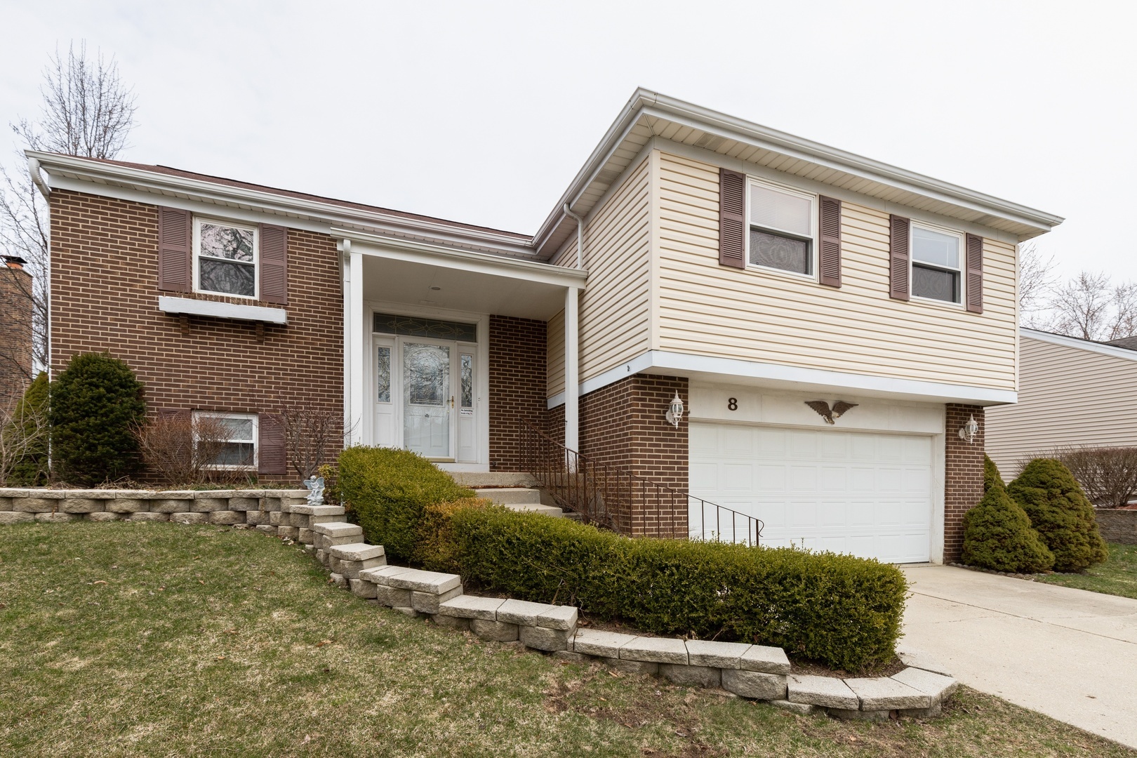 Property Photo:  8 Lindon Lane  IL 60061 