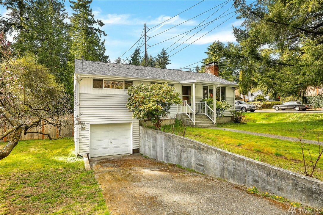 Property Photo:  17861 5th Ave NE  WA 98155 