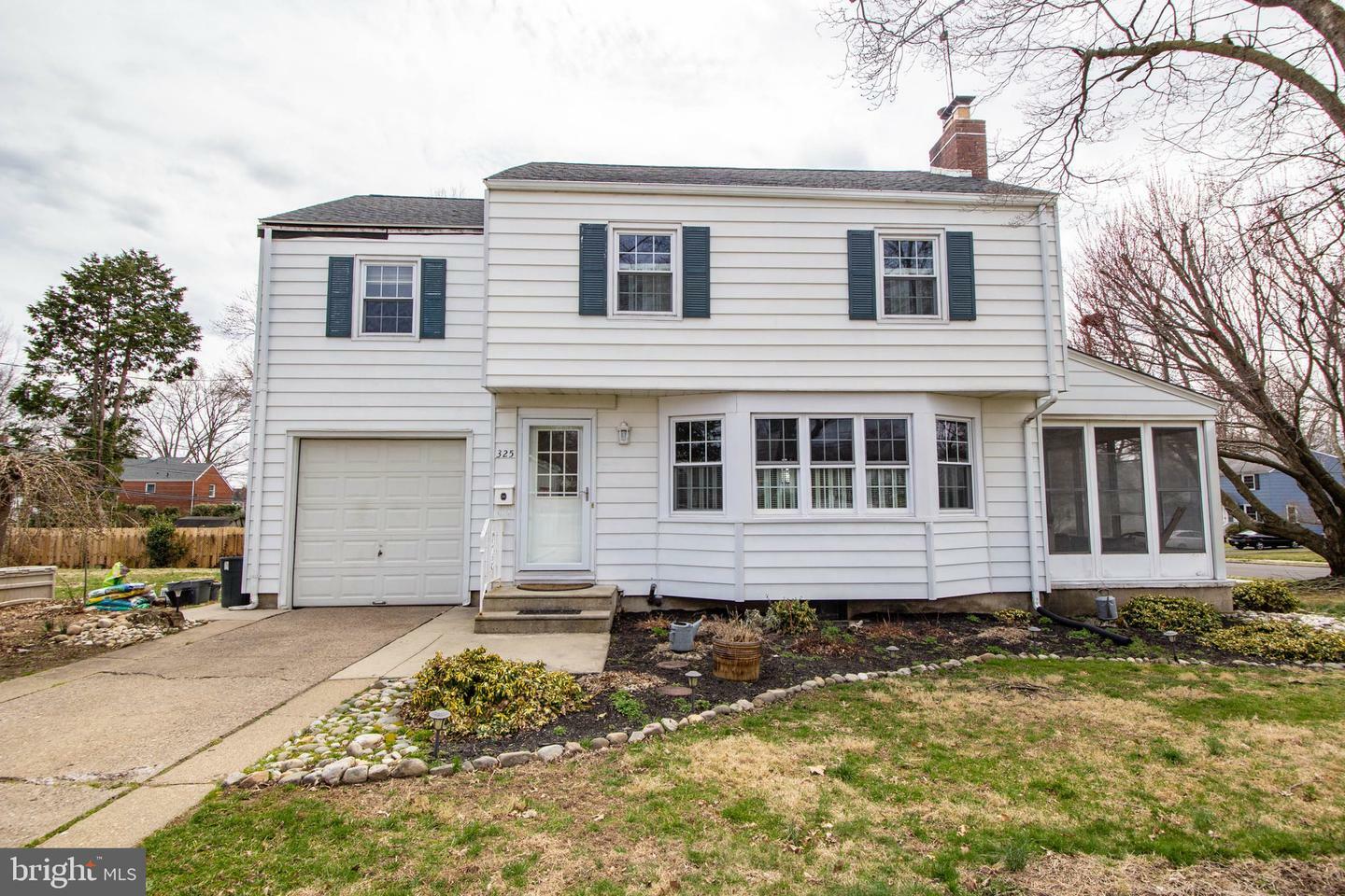 Property Photo:  325 Glenside Avenue  PA 19067 