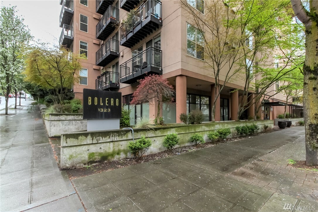 Property Photo:  1323 Boren Ave 507  WA 98101 