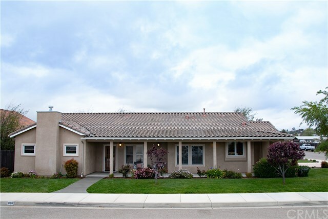 Property Photo:  888 S 16th Street  CA 93433 