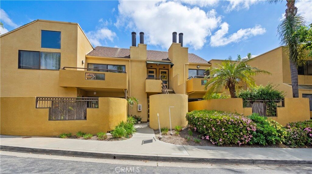 Property Photo: 25712 Le Parc 34 CA 92630