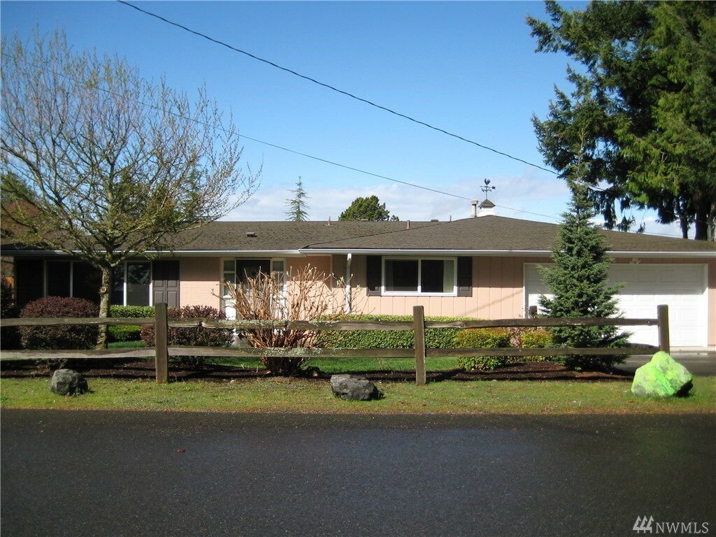 Property Photo:  17615 110th Ave SE  WA 98055 