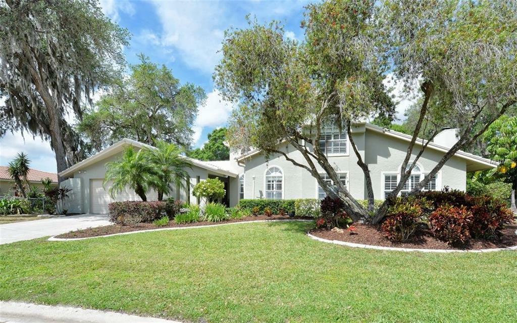 Property Photo:  1725 Riviera Circle  FL 34232 