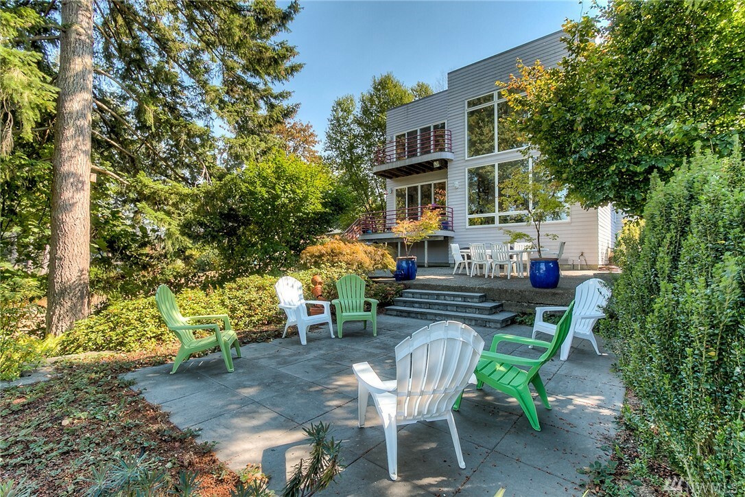 Property Photo: 16114 SE Lake Holm Rd WA 98092