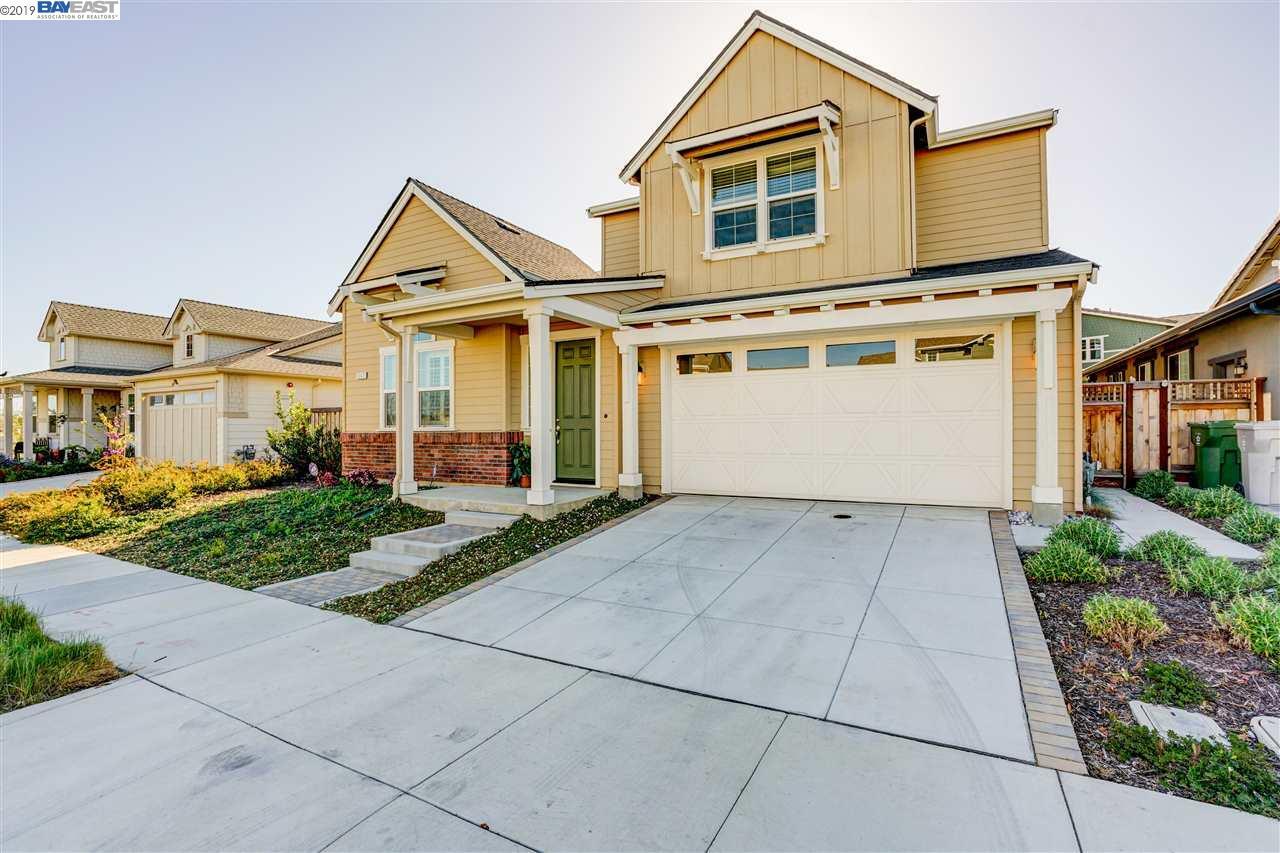Property Photo: 5047 Bonanza Dr CA 94555