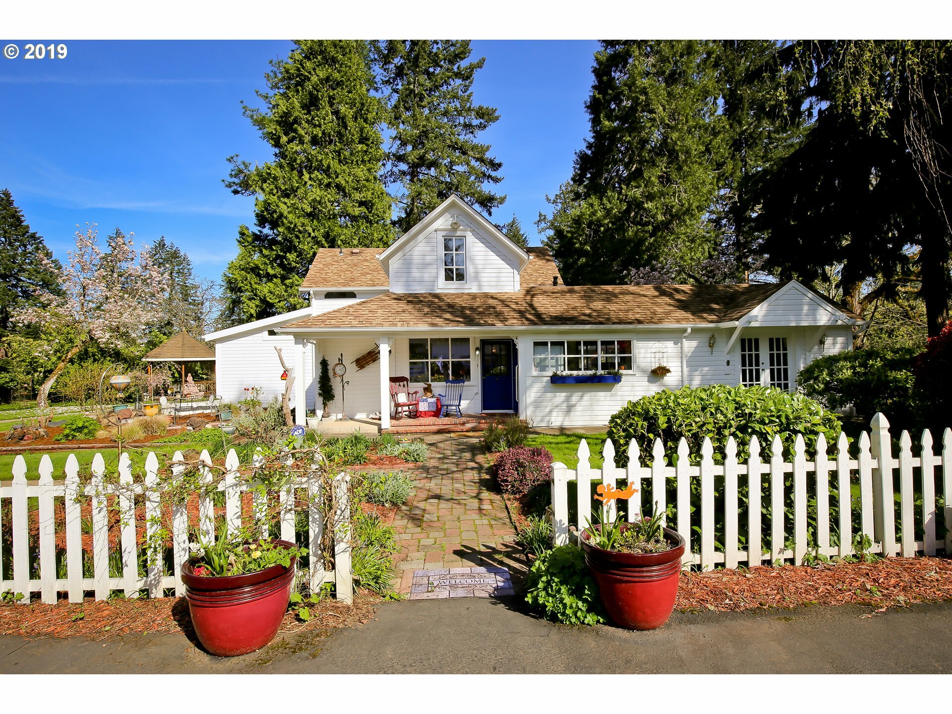 Property Photo: 1200 N River Rd OR 97424