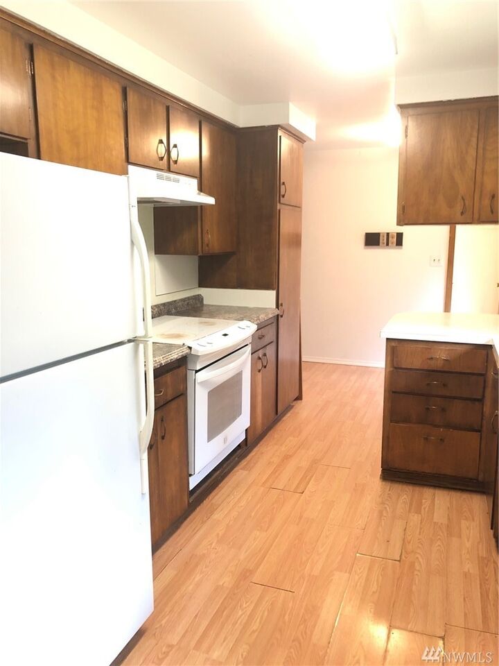 Property Photo:  20712 106th Place SE  WA 98031 