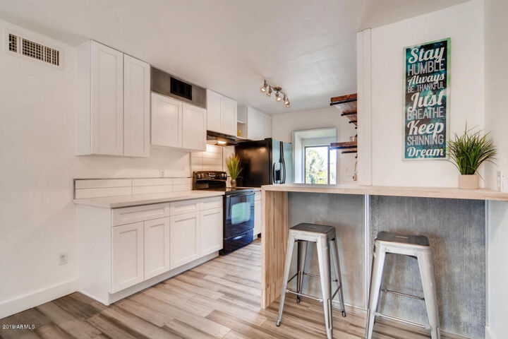 Property Photo: 5998 N 78th Street 205 AZ 85250
