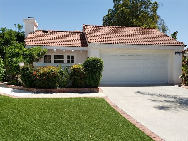 Property Photo:  25944 Coloretti Court  CA 91355 