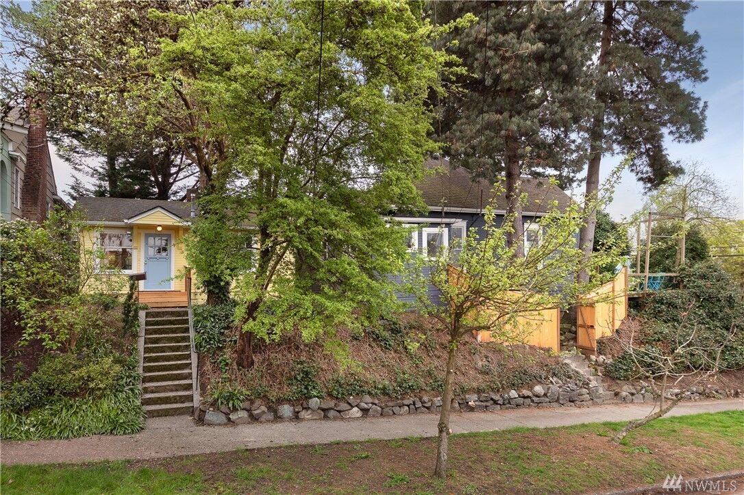 Property Photo:  5218 Meridian Avenue N  WA 98103 