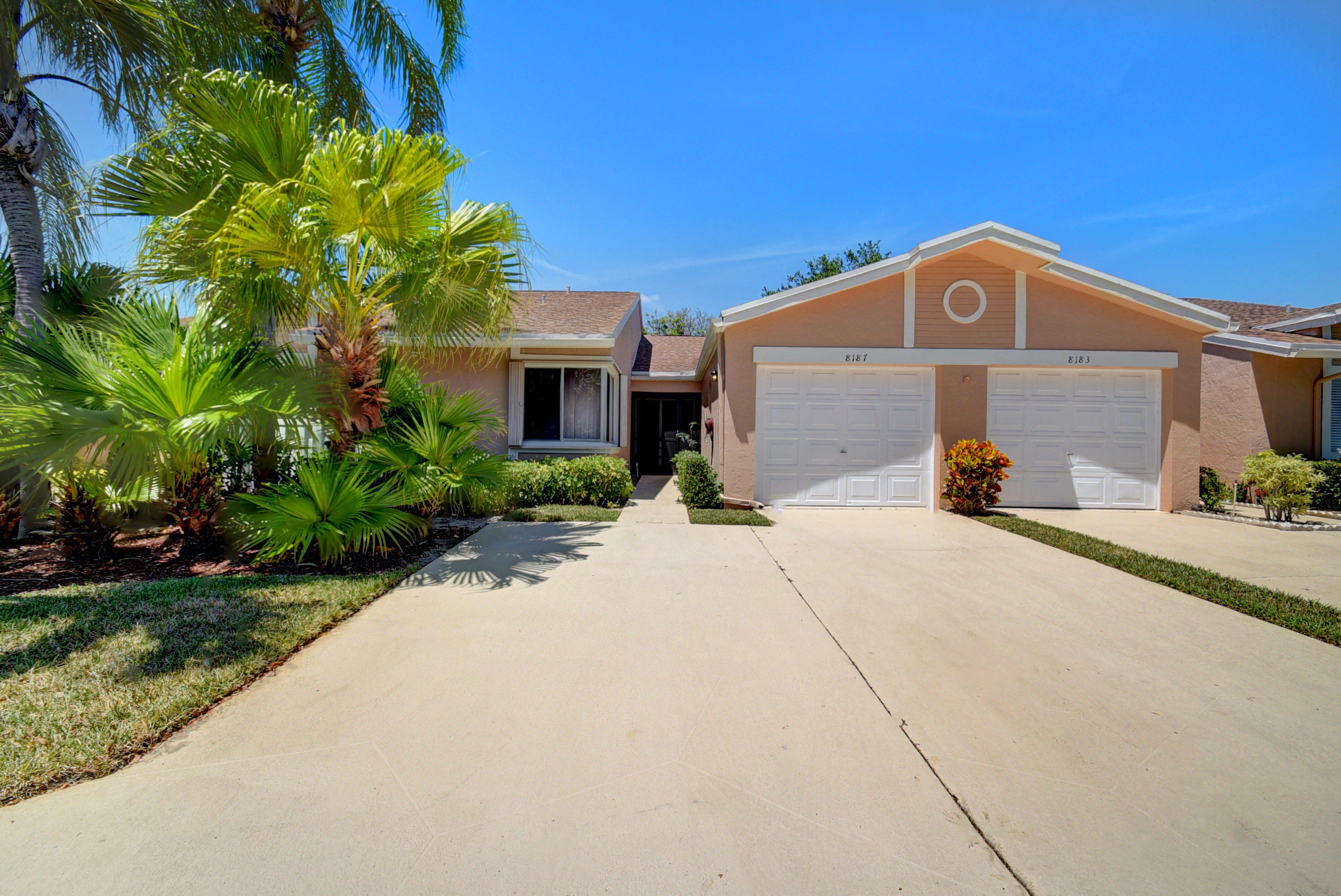 Property Photo: 8187 Sweetbriar Way FL 33496