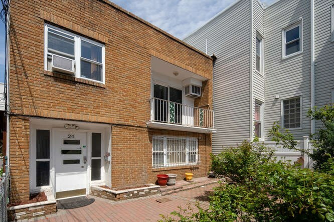 Property Photo:  24 Leonard St  NJ 07307 